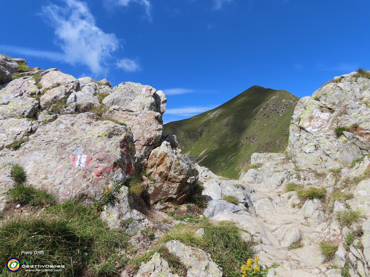 43 Alla Bocchetta del Toro con vista su Monte Toro.JPG